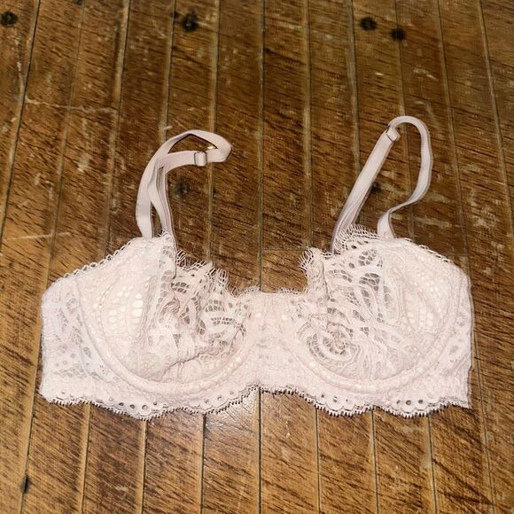 Victoria’s Secret 32C cream lacy no padding Dream Angels push-up bra - Picture 1 of 3